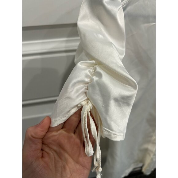 No Boundaries Womens White Short Sleeve Buttoned Blouse Ruched Tie Cuffs Sz M - Picture 4 of 10